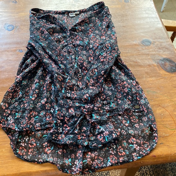 Sheer floral blouse size medium by from Roxy - Picture 2 of 3